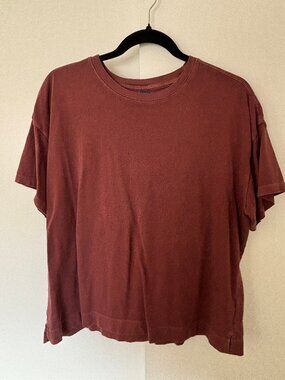 Old Navy size large vintage tee red color